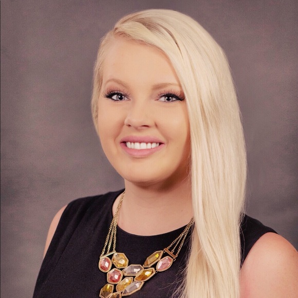 Meet your Posher, Hannah - Picture 2 of 4